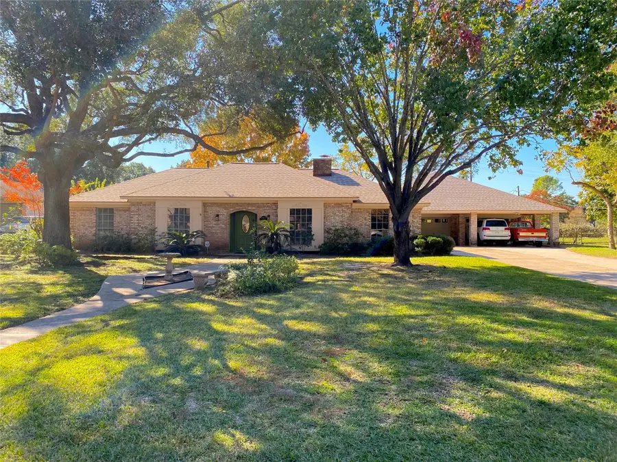 15102 Lakeview Dr, Jersey Village, TX 77040 - Image #3