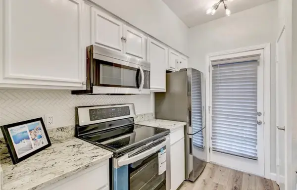 4401 Bellaire Drive S #126S, Fort Worth, TX 76109