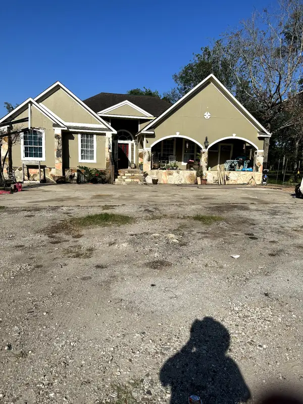 7207 County Road 194, Alvin, TX 77511