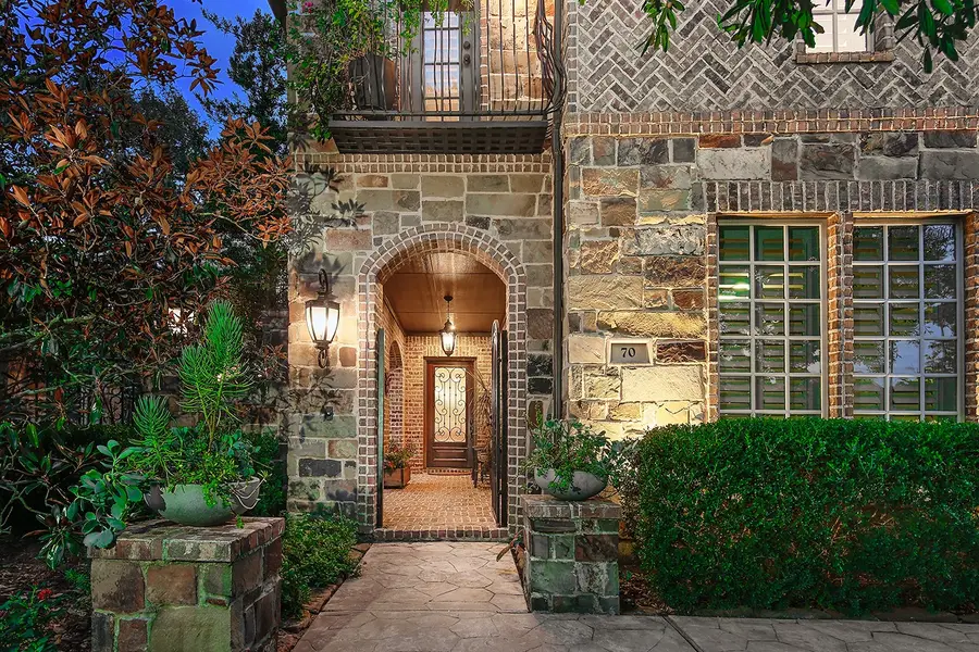 70 S Player Manor Circle, The Woodlands, TX 77382 - Image #3