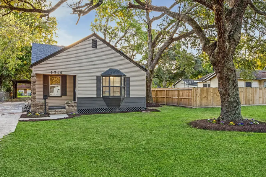 1714 Hawthorne Street, La Marque, TX 77568 - Image #2