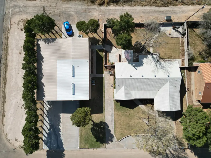 1015, 1017 E Tascosa Avenue, Kermit, TX 79745 - #3