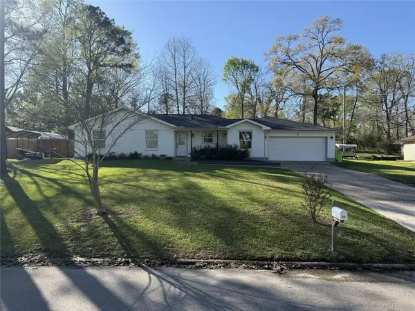 415 W Lake Drive, Livingston, TX 77351