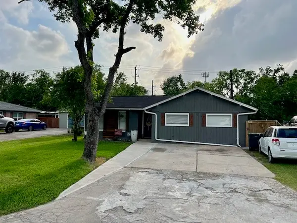 1106 Glenda Street, Pearland, TX 77581