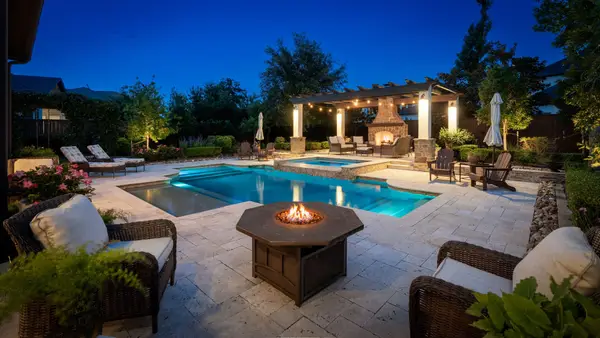 33 N Waterbridge Drive, Tomball, TX 77375