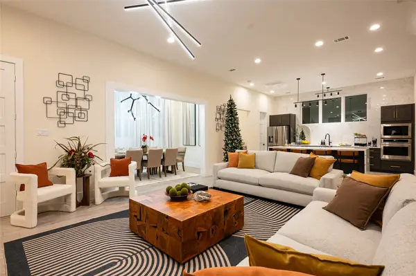 913 Thompson Street, Houston, TX 77007