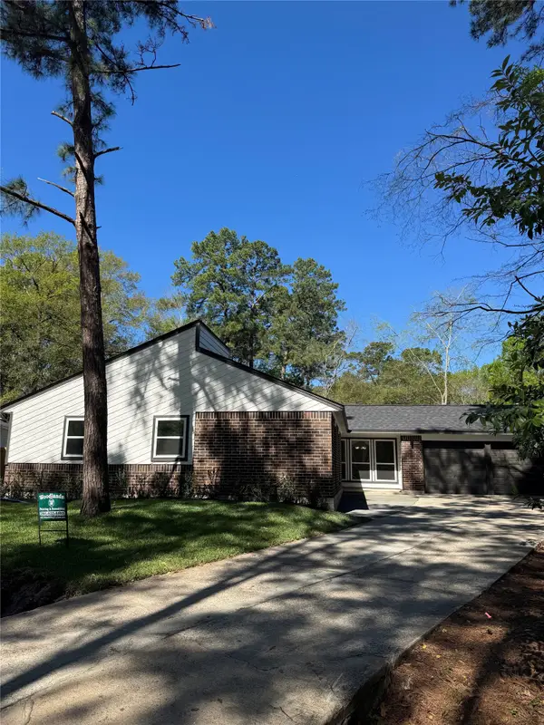 9 Woodlot Court, The Woodlands, TX 77380