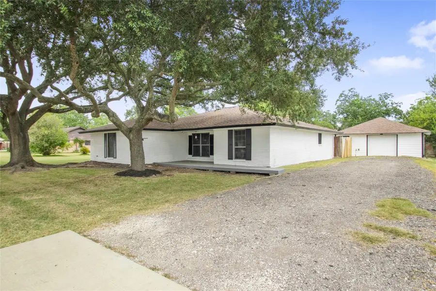 615 S 7th Street, La Porte, TX 77571 - #2