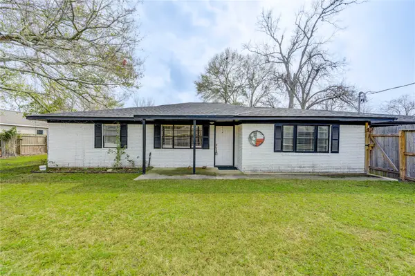 1009 Susan Street, Dayton, TX 77535