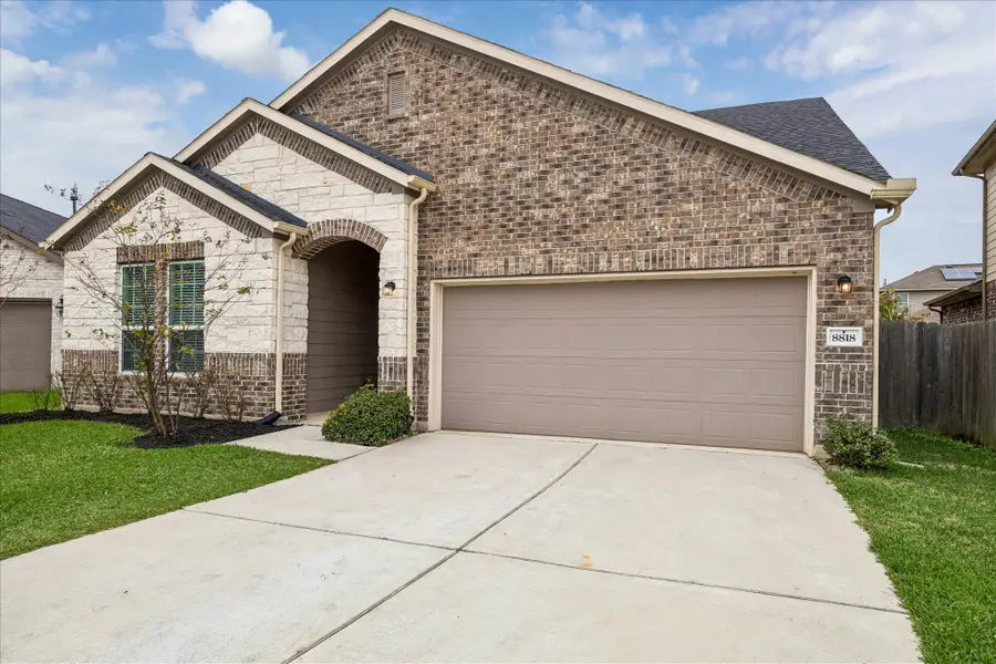 8818 Ruddy Duck Court, Baytown, TX 77521 - Image #2