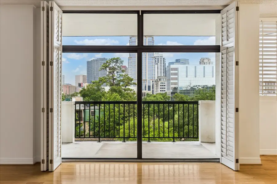 21 Briar Hollow Lane #501, Houston, TX 77027 - #3