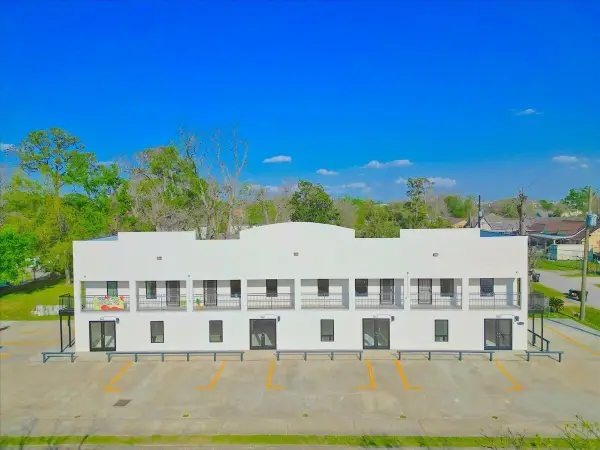 7704 Irvington Boulevard, Houston, TX 77022