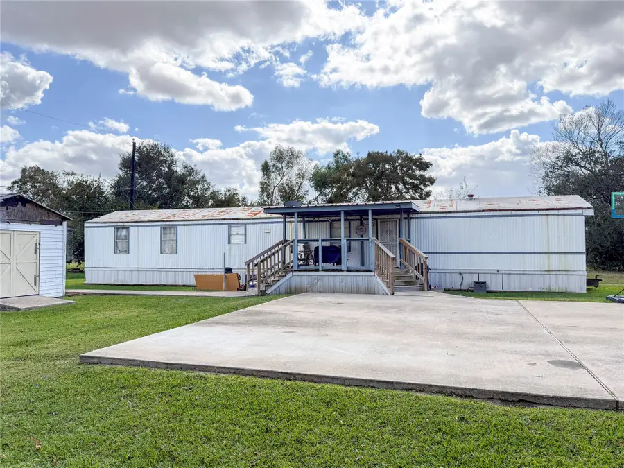 5803 Benny Street, Rosharon, TX 77583 - Image #2