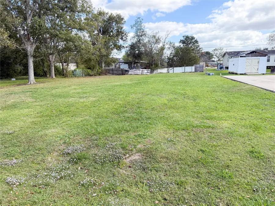 5803 Benny Street, Rosharon, TX 77583 - Image #3