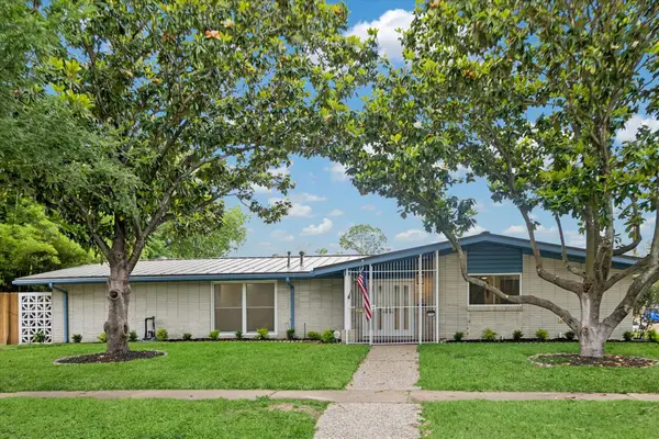 7102 Walkway Street, Houston, TX 77036
