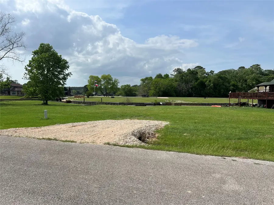 160 Wildwood Lake Drive N, Huntsville, TX 77340 - #2