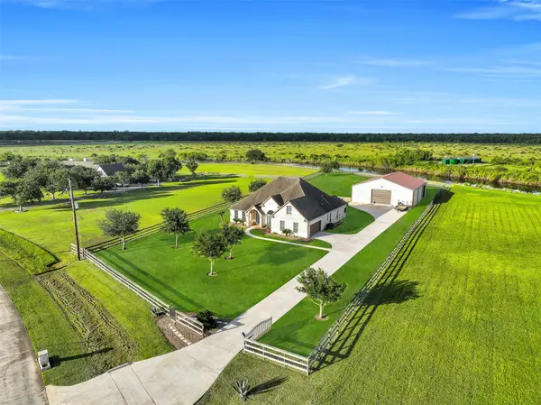 7611 Oak Alley Court, Rosharon, TX 77583