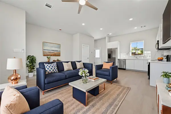 6702 Metro Blvd #9, Houston, TX 77083