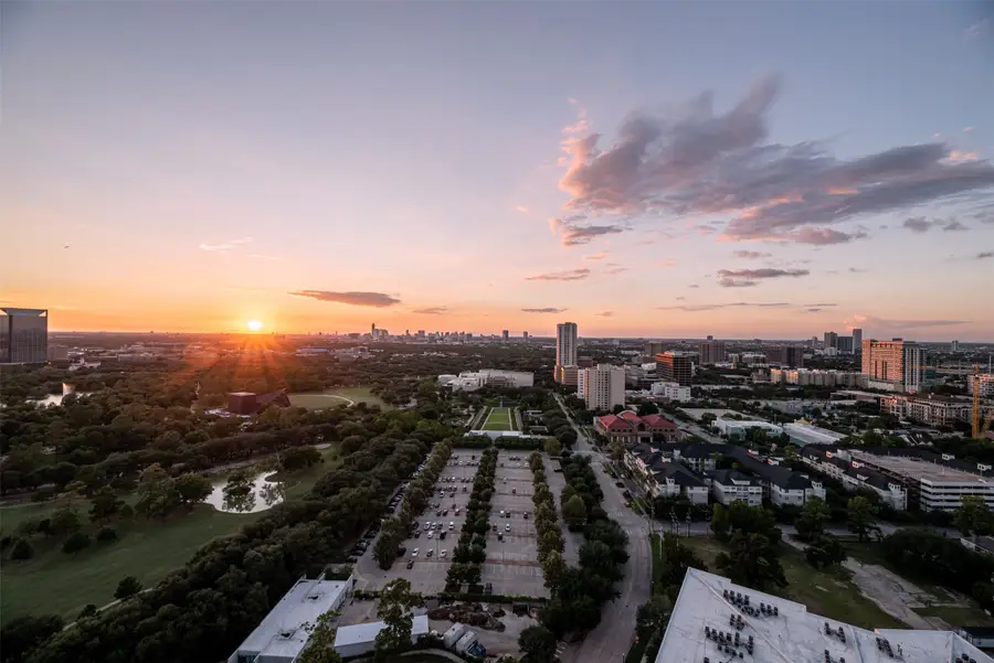 1701 Hermann Drive Drive #27CE, Houston, TX 77004 - Image #2