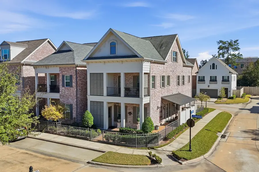 259 Green Boulevard, Shenandoah, TX 77384 - #2