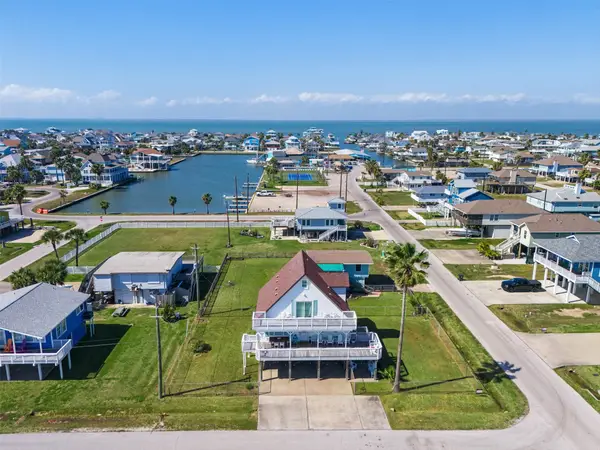 4022 Mason Drive, Galveston, TX 77554