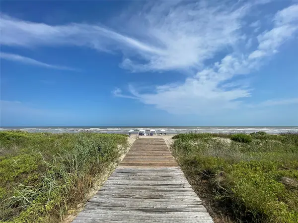 11332 Beachside Drive, Galveston, TX 77554