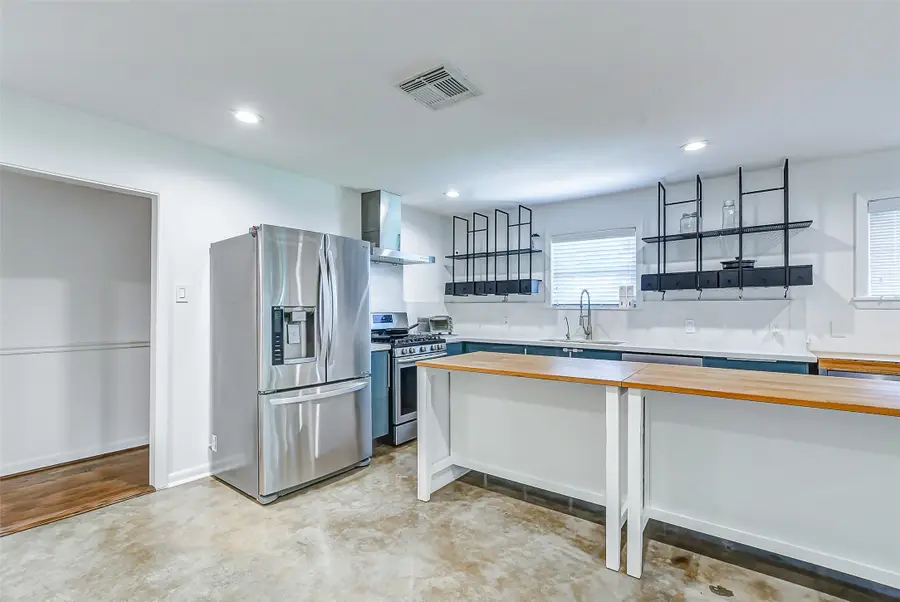 1202 Shadeland Drive, Houston, TX 77043 - Image #3