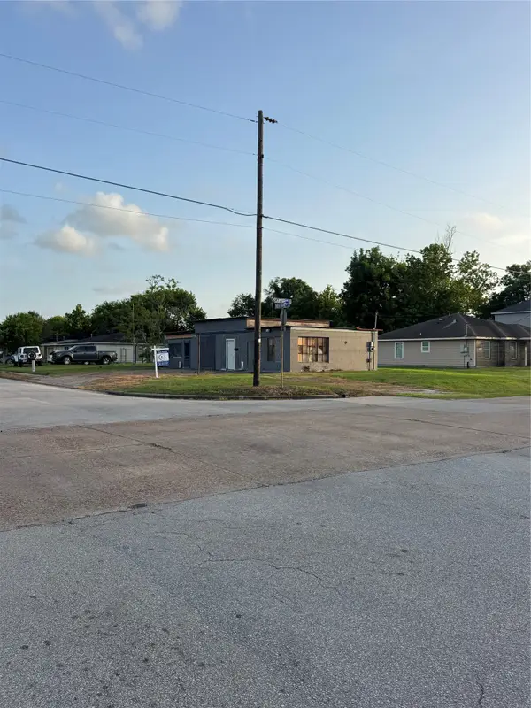 3 S Westward Street, Texas City, TX 77591