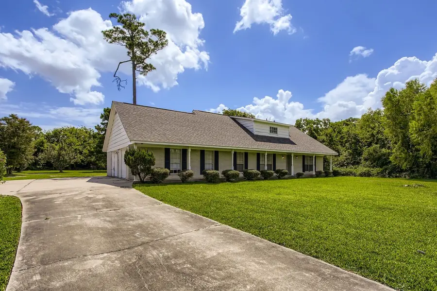 3513 E Bayou Drive, Shoreacres, TX 77571 - Image #3