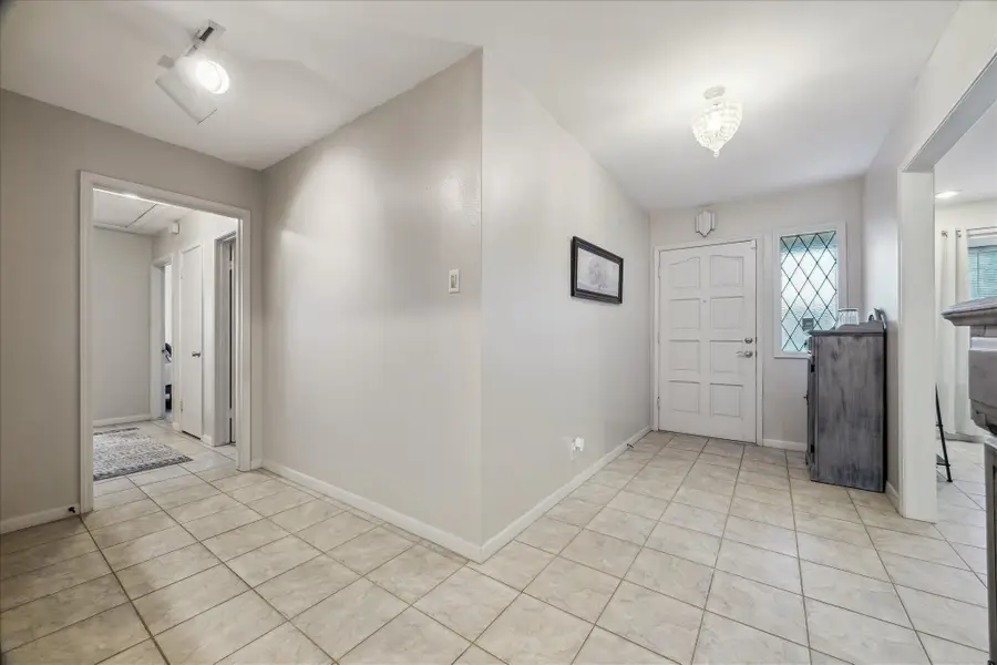 311 Forest Lake Drive, Taylor Lake Village, TX 77586 - #2