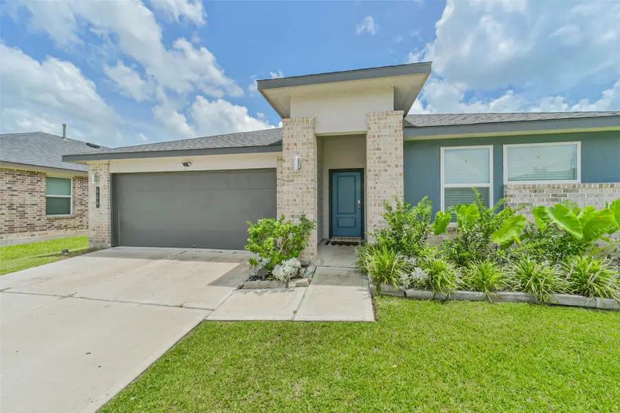 906 Dairy Prairie Drive, Rosharon, TX 77583 - #2
