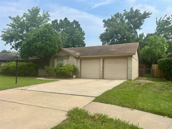 10655 Northbrook Drive, Houston, TX 77043
