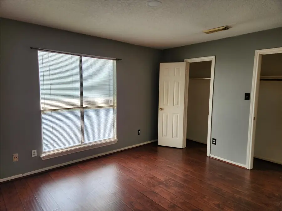 5903 Green Falls Drive, Houston, TX 77088 - Image #2