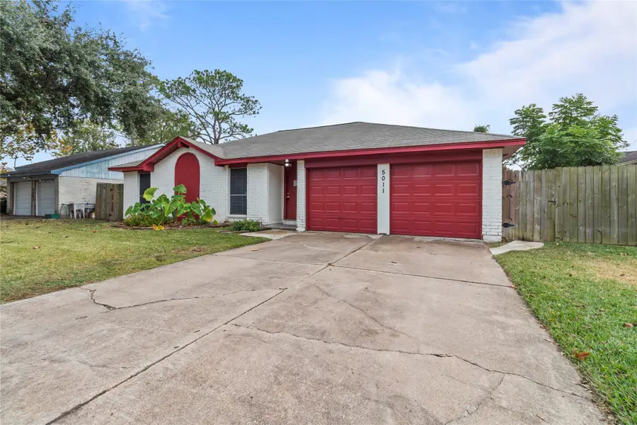 5011 Abercreek Avenue, Friendswood, TX 77546 - Image #2