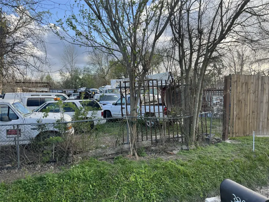 380 Airway Drive, Houston, TX 77037 - #3