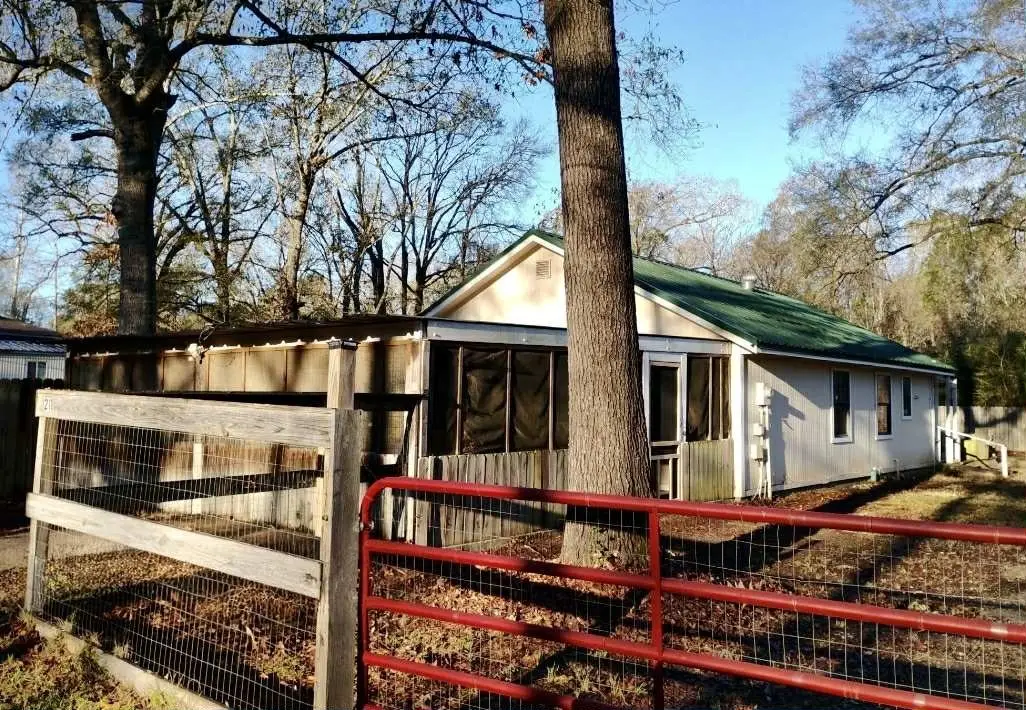 211 Bobwhite Lane, Livingston, TX 77351 - Image #1