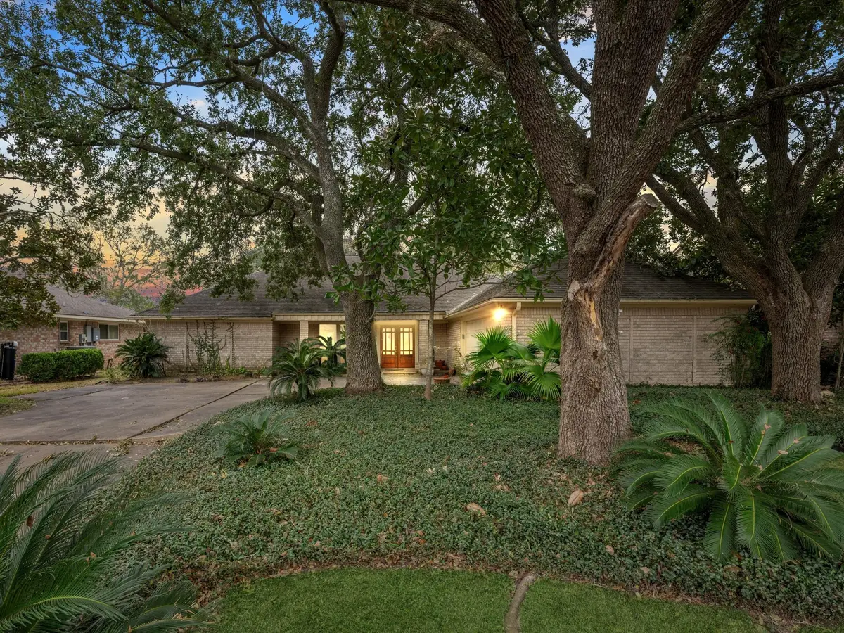 2719 E Pebble Beach Drive, Missouri City, TX 77459 - Image #1