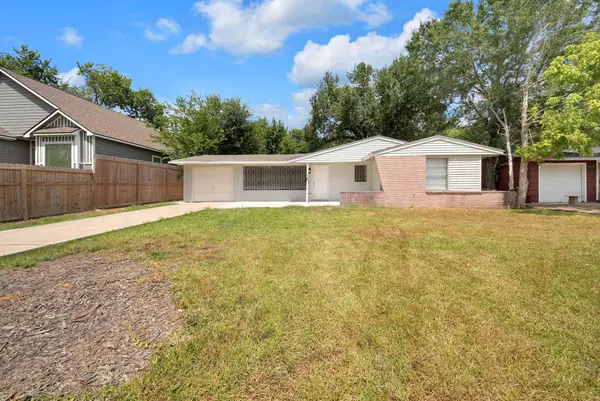 5831 Lyndhurst Street, Houston, TX 77033