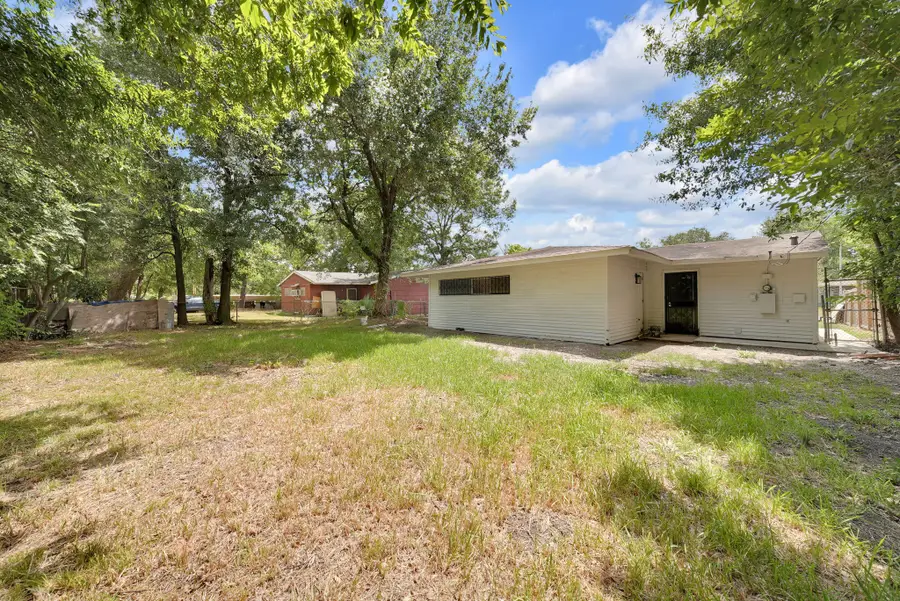 5831 Lyndhurst Street, Houston, TX 77033 - #3