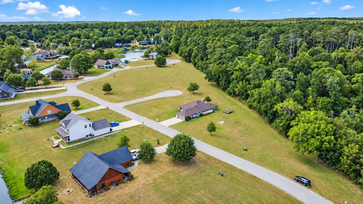 37 Wildwood Lake Drive, Huntsville, TX 77340 - #1