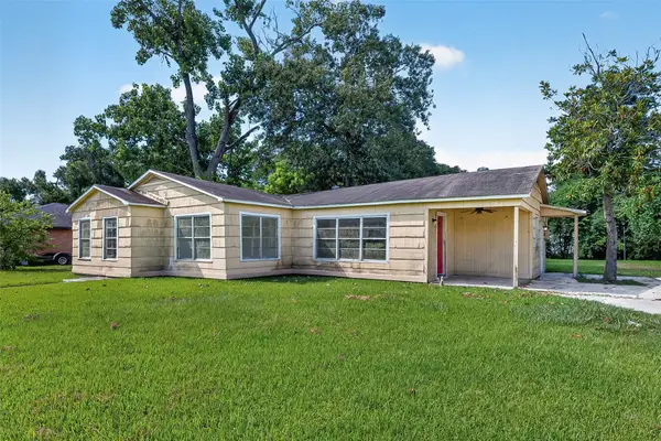 2101 E Fayle Street, Baytown, TX 77520