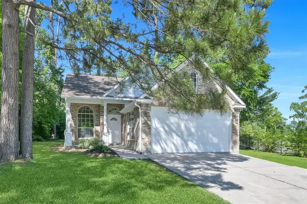 101 Snug Harbor Drive, Conroe, TX 77356