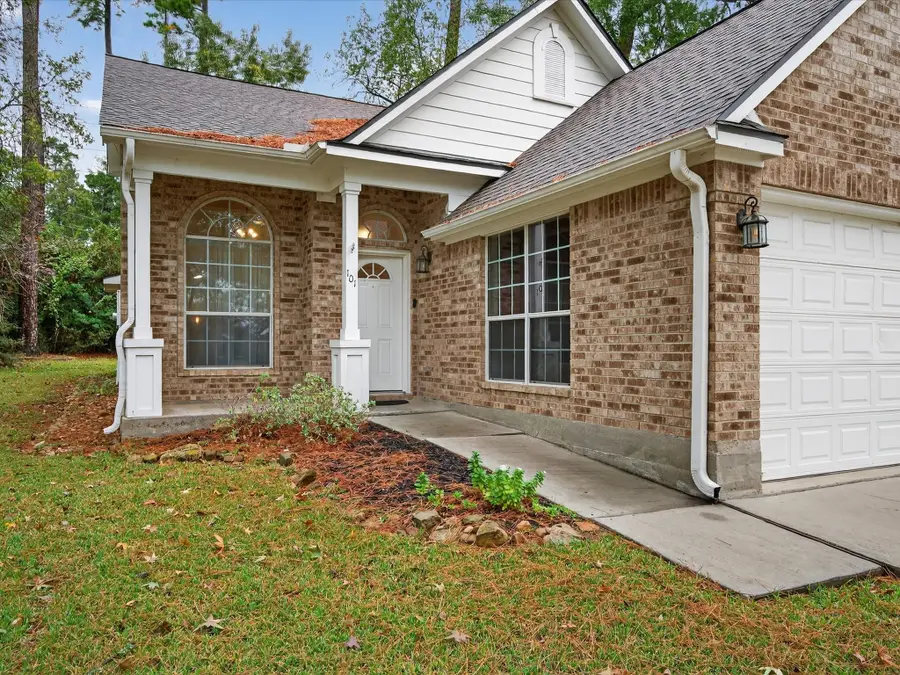 101 Snug Harbor Drive, Conroe, TX 77356 - Image #3