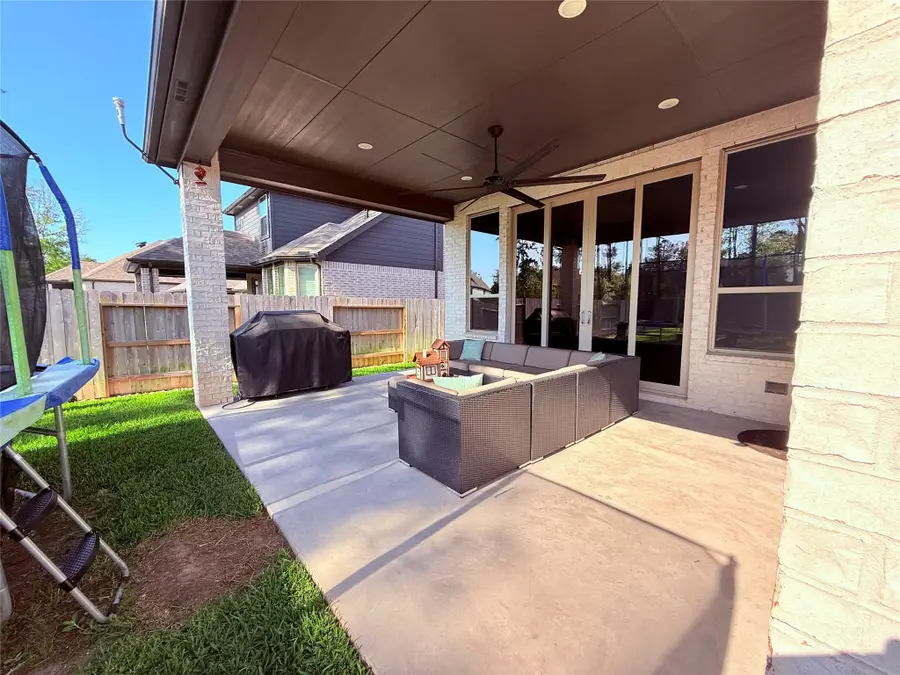 217 Sky Top Drive, Montgomery, TX 77316 - Image #2