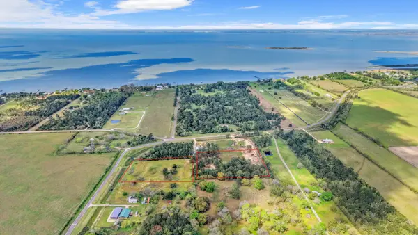 0 Crossover, Anahuac, TX 77514