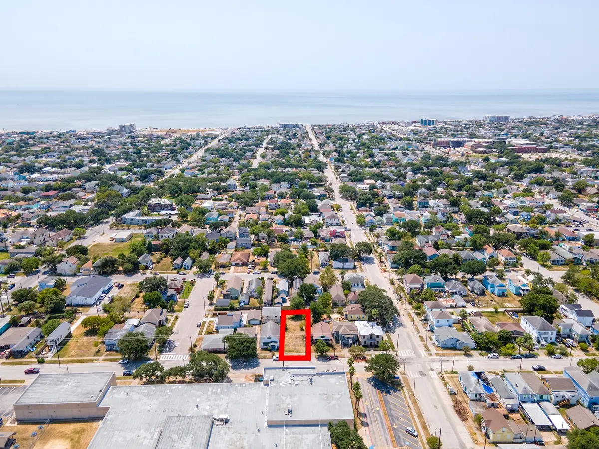 3615 Avenue N, Galveston, TX 77550 - Image #1