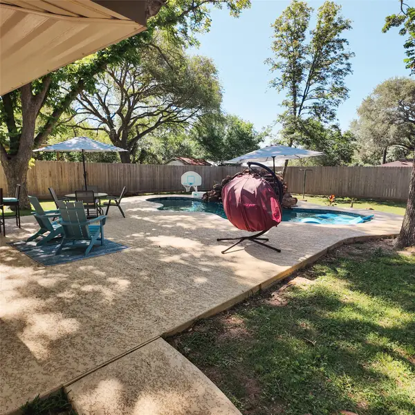 317 Harbert Street, Columbus, TX 78934