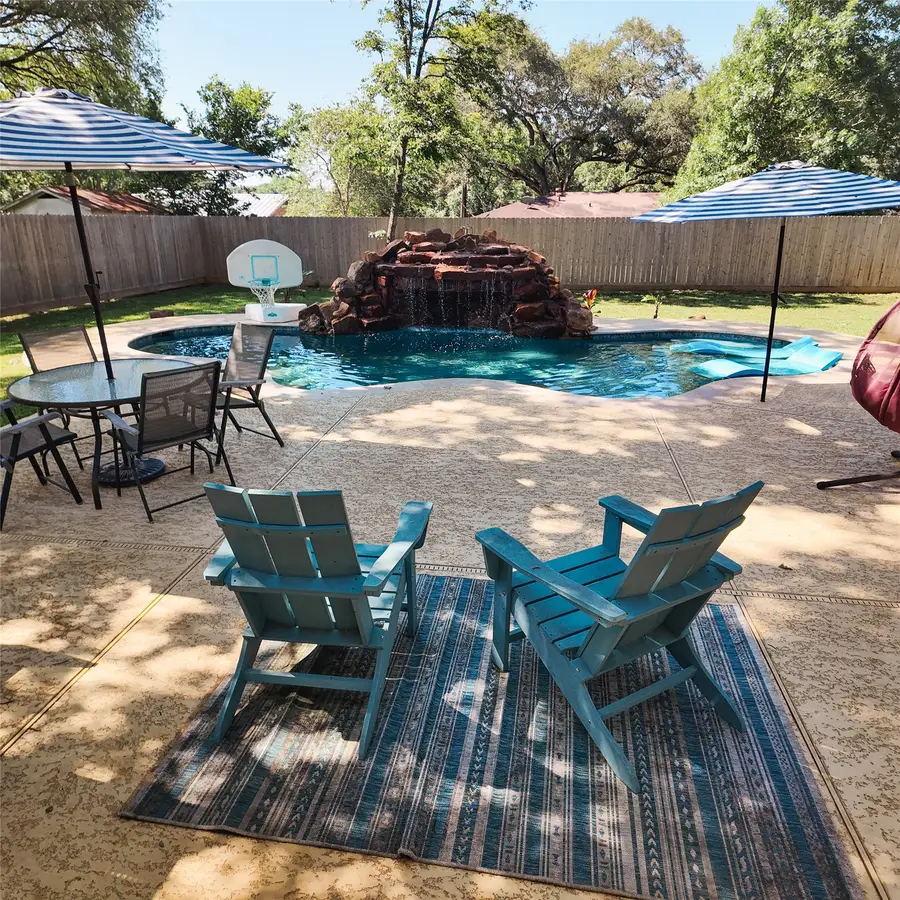 317 Harbert Street, Columbus, TX 78934 - #2