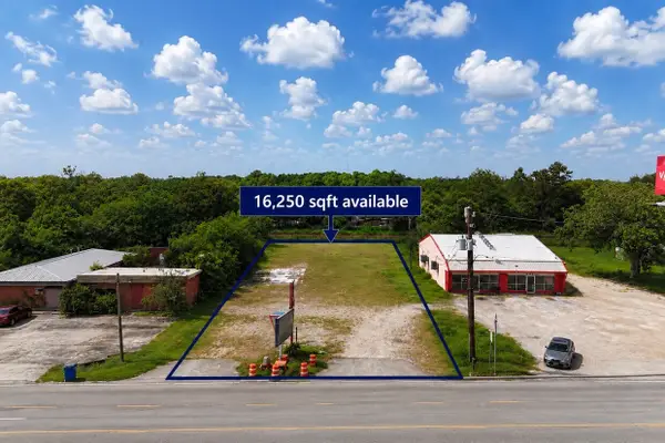 8507 Highway 6, Hitchcock, TX 77563