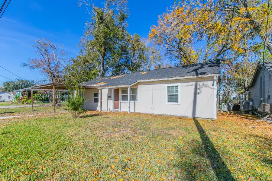 301 E Dumble Street, Alvin, TX 77511 - Image #3